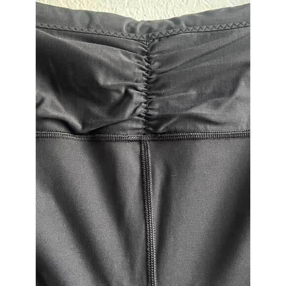 Lululemon Outrun 17" Crop Legging - Black - Size 8 - Picture 8 of 14